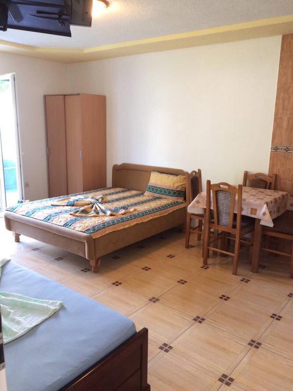Apartments Cecunjanin بار المظهر الخارجي الصورة
