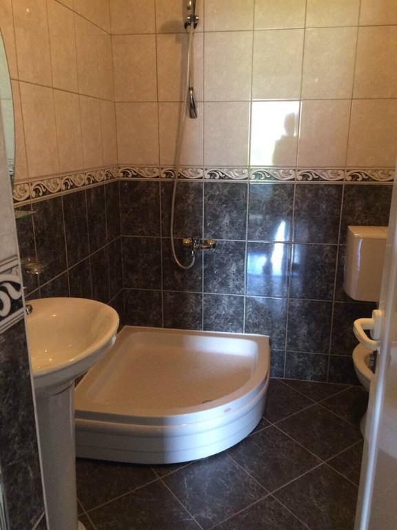 Apartments Cecunjanin بار المظهر الخارجي الصورة
